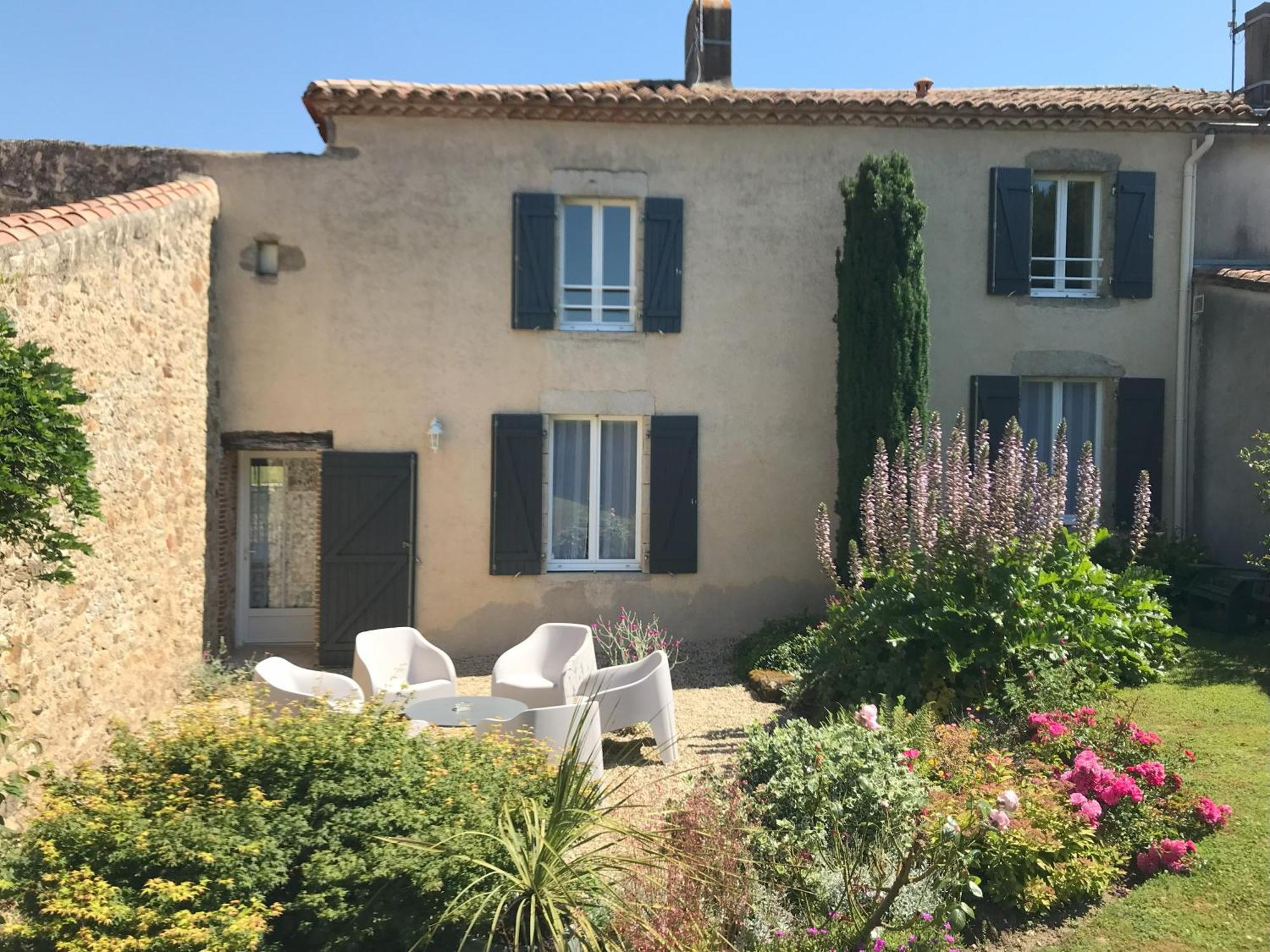 Beaurepaire  Chambres D'Hotes Les Laitieres מראה חיצוני תמונה