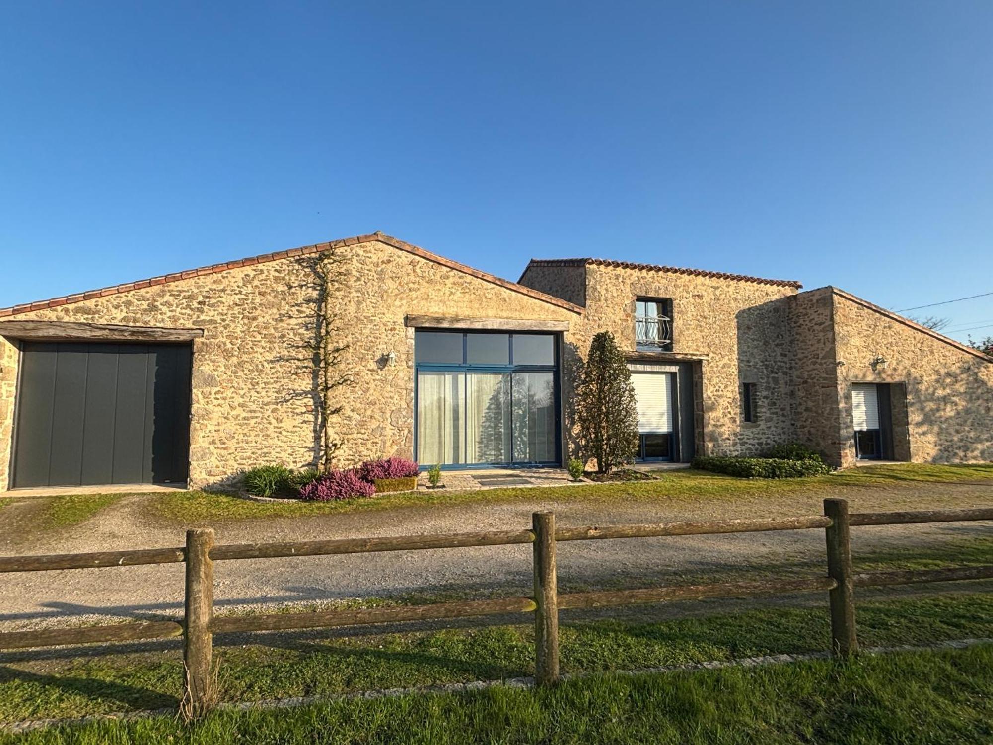 Beaurepaire  Chambres D'Hotes Les Laitieres מראה חיצוני תמונה